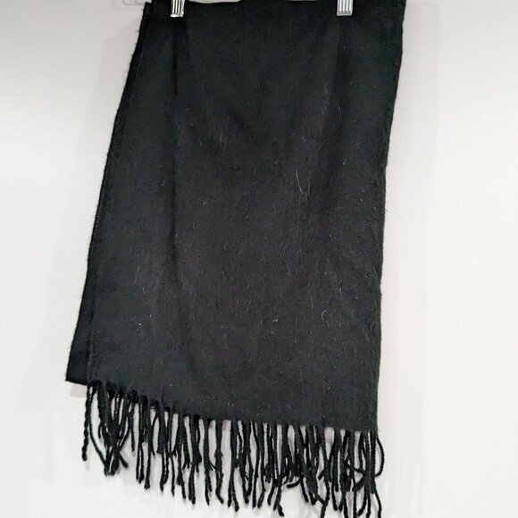 *3/$10* Acrylic Tassled Scarf Black - Picture 1 of 3